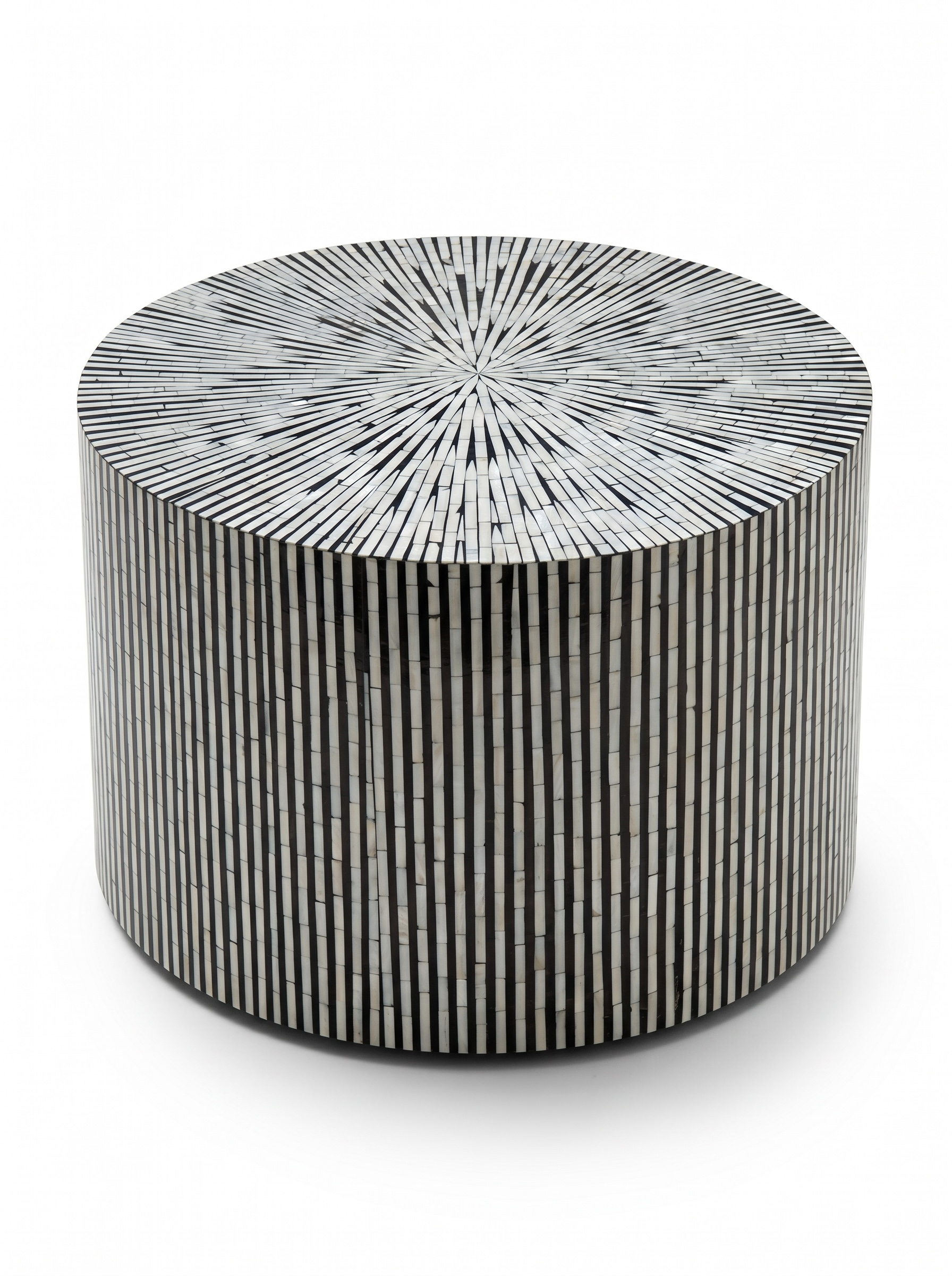 BlW round centre table