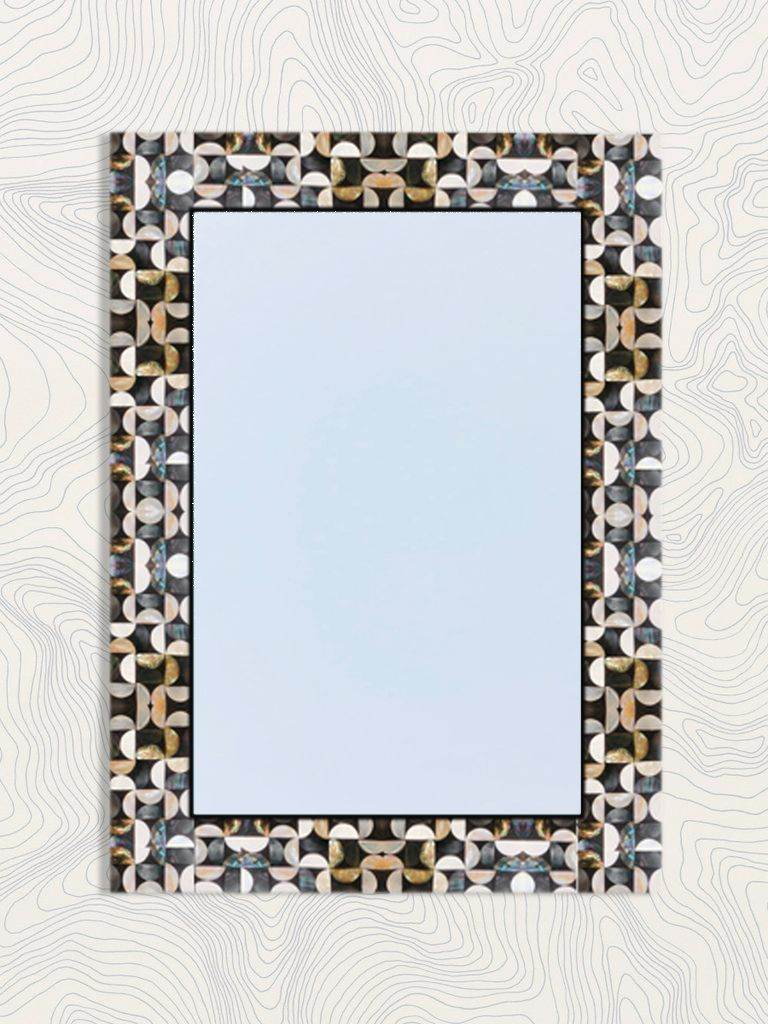 Royal-pearl Decorative Mirror - Mirrorwalla