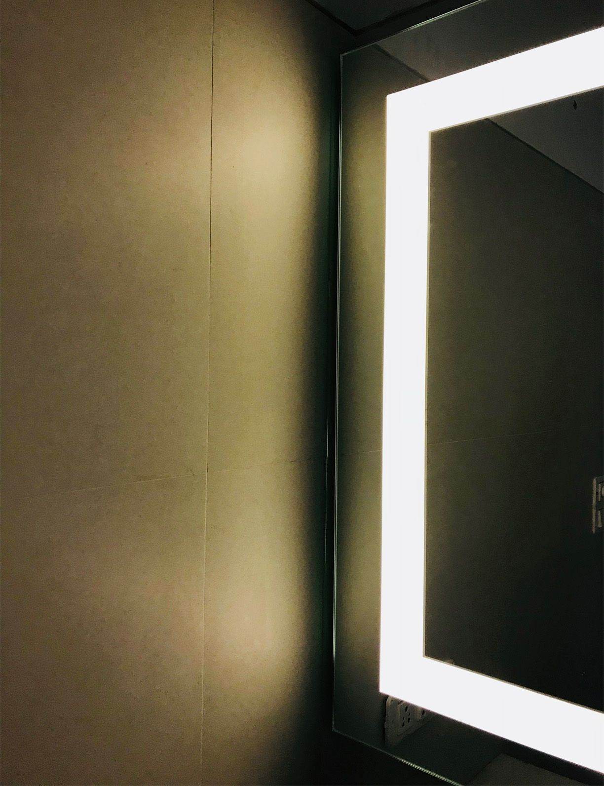 Large-Sizo Bathroom LED Mirror - Mirrorwalla