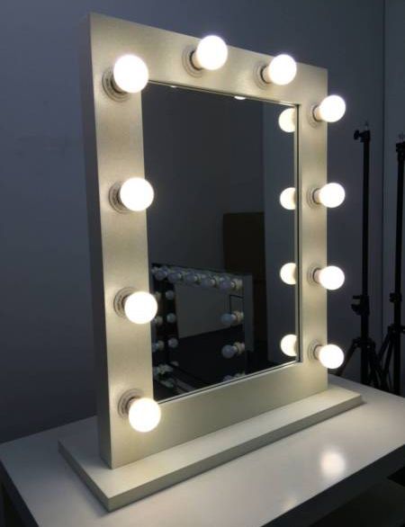 V Pearl Hollywood Makeup Mirror