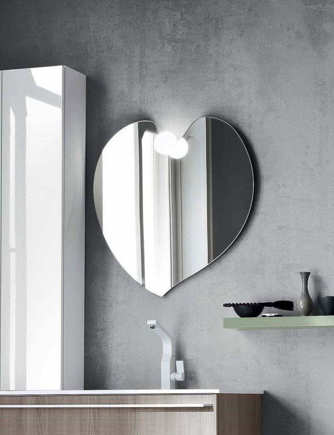 Solid Heart Decorative Mirror - Mirrorwalla