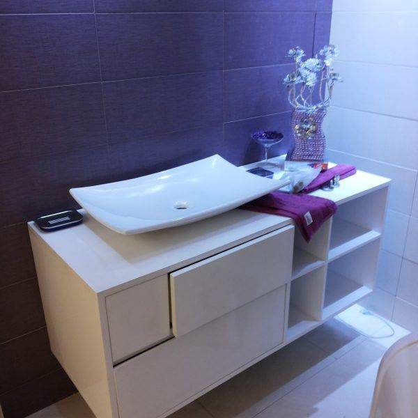 Amaze White Bathroom Vanity - Mirrorwalla