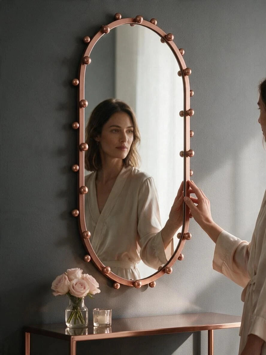 Copper balls capsule mirror