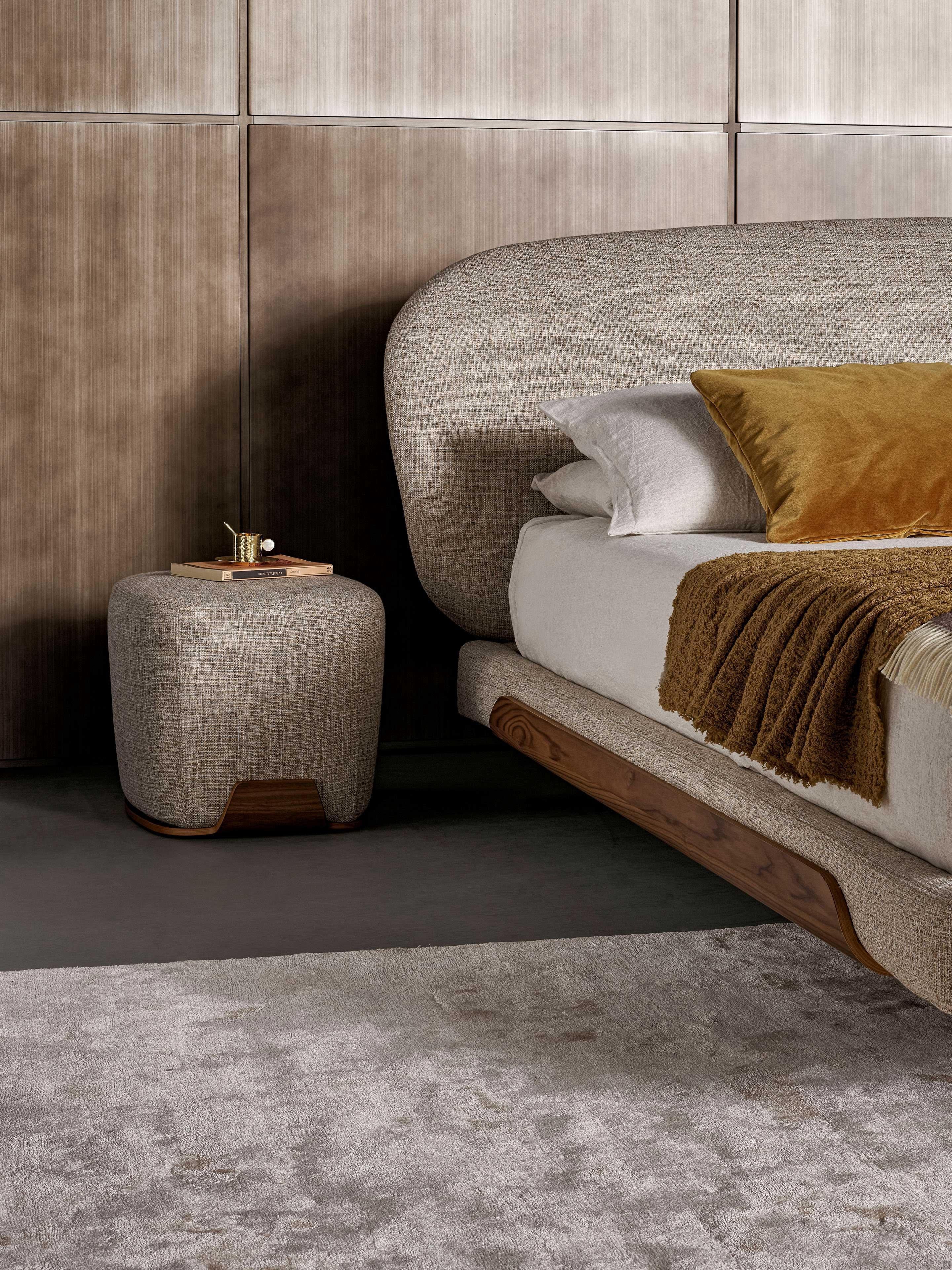 Moderno Upholstered Ottoman Pouf